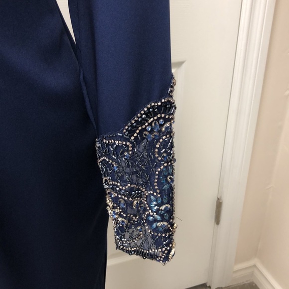 Elegant cocktail length dress - Picture 3 of 5